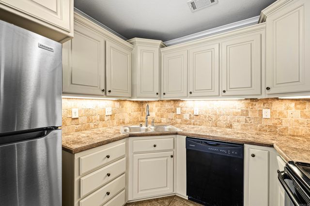 24 Magnolia Drive, Ward, AR 72176