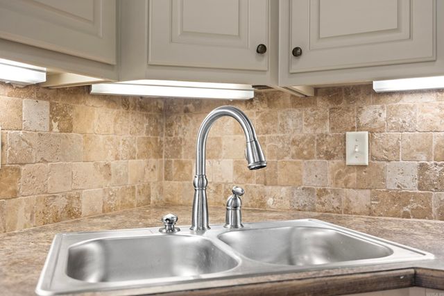 24 Magnolia Drive, Ward, AR 72176