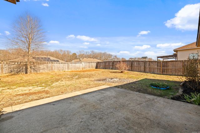 24 Magnolia Drive, Ward, AR 72176
