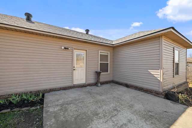 24 Magnolia Drive, Ward, AR 72176