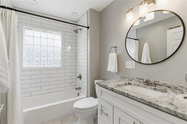 5409 W 65th Terrace, Prairie Village, KS 66202