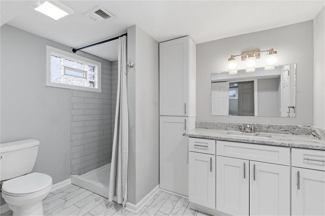 5409 W 65th Terrace, Prairie Village, KS 66202