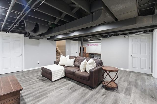 5409 W 65th Terrace, Prairie Village, KS 66202