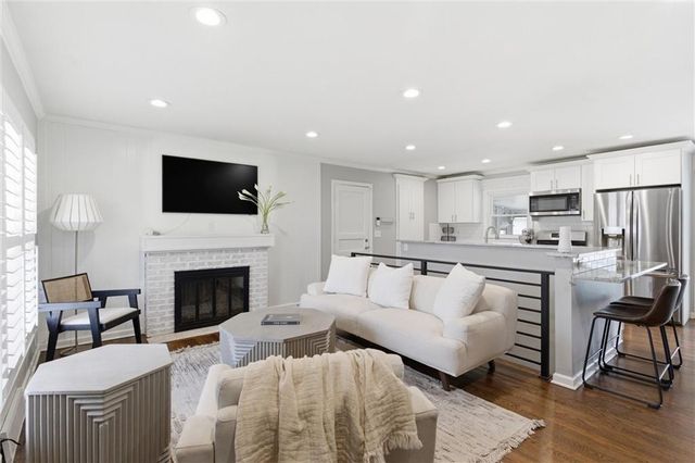 5409 W 65th Terrace, Prairie Village, KS 66202