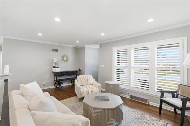 5409 W 65th Terrace, Prairie Village, KS 66202