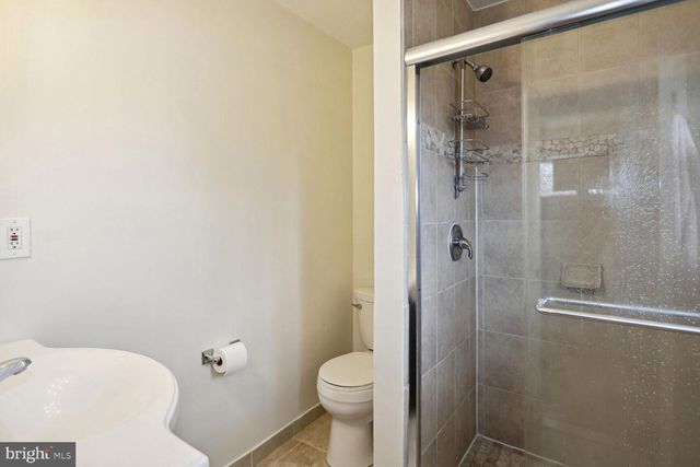 3300 PRINCE WILLIAM DR, Fairfax, VA 22031
