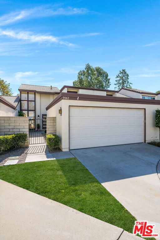 5562 E Vista Del Rio, Anaheim, CA 92807 — photo 2