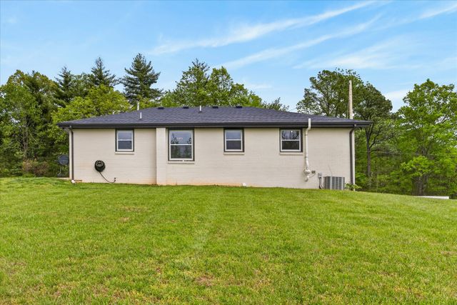 3466 Oak Ridge Rd, Palmyra, TN 37142