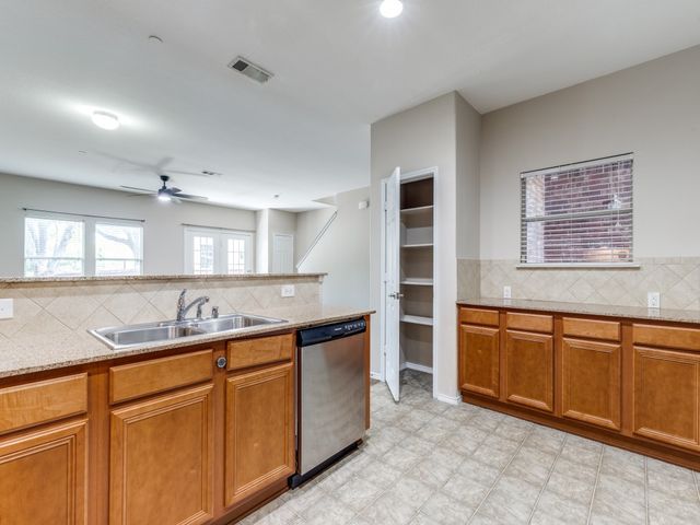 5948 Lost Valley Drive, The Colony, TX 75056