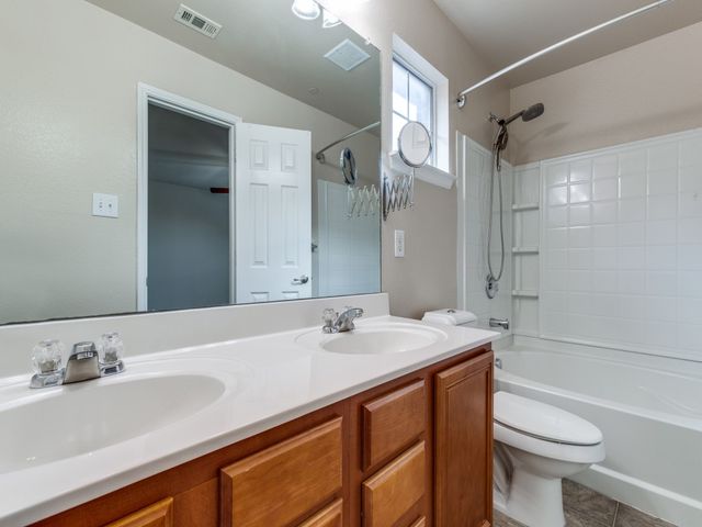 5948 Lost Valley Drive, The Colony, TX 75056