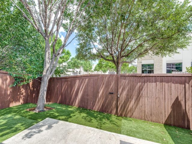 5948 Lost Valley Drive, The Colony, TX 75056