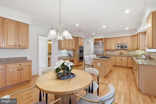 10405 SANDRINGHAM CT, Potomac, MD 20854