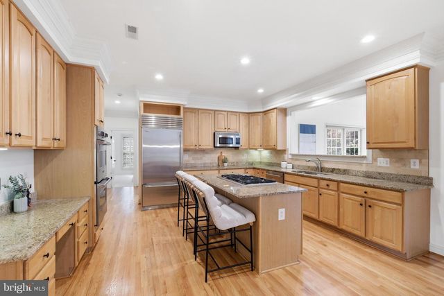 10405 SANDRINGHAM CT, Potomac, MD 20854