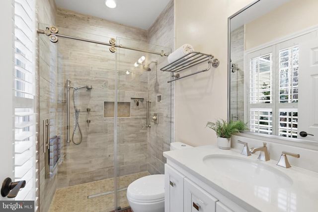 10405 SANDRINGHAM CT, Potomac, MD 20854