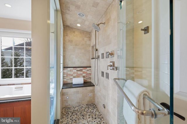 10405 SANDRINGHAM CT, Potomac, MD 20854