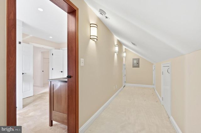 10405 SANDRINGHAM CT, Potomac, MD 20854