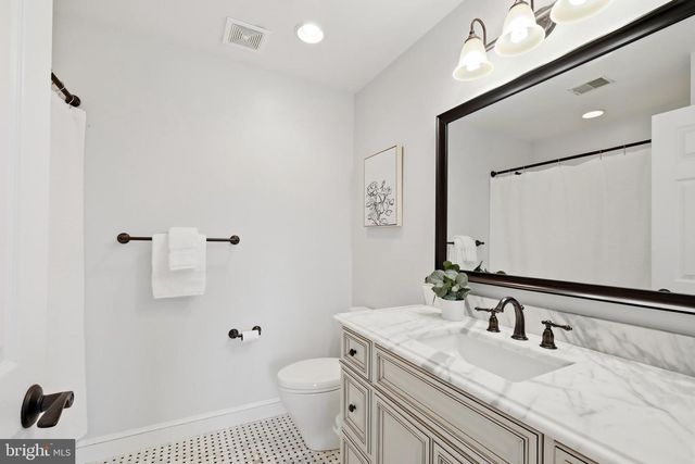 10405 SANDRINGHAM CT, Potomac, MD 20854