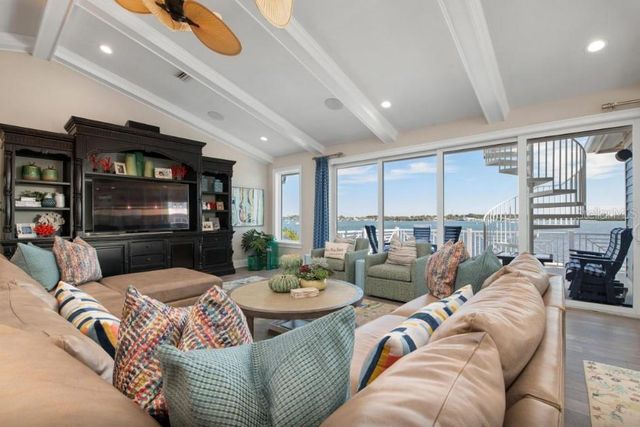 110 10TH STREET S, Bradenton Beach, FL 34217