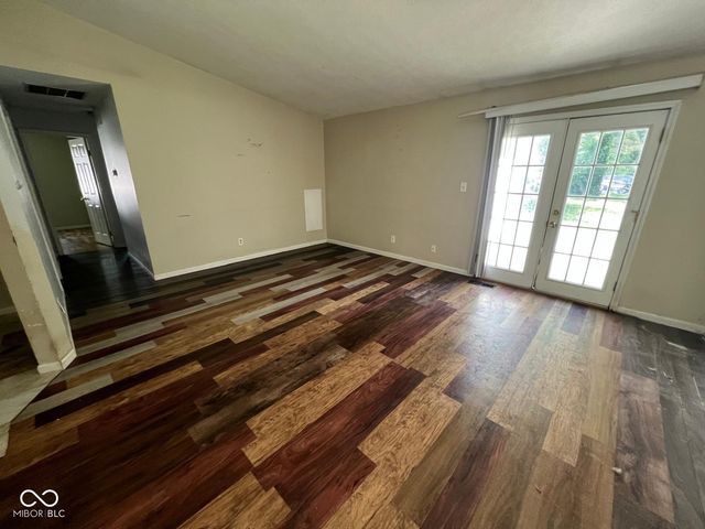 2208 Friendship Drive, Indianapolis, IN 46217