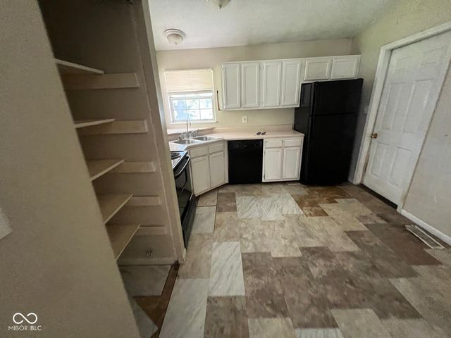 2208 Friendship Drive, Indianapolis, IN 46217