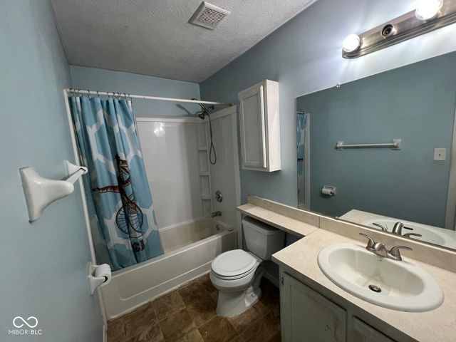 2208 Friendship Drive, Indianapolis, IN 46217