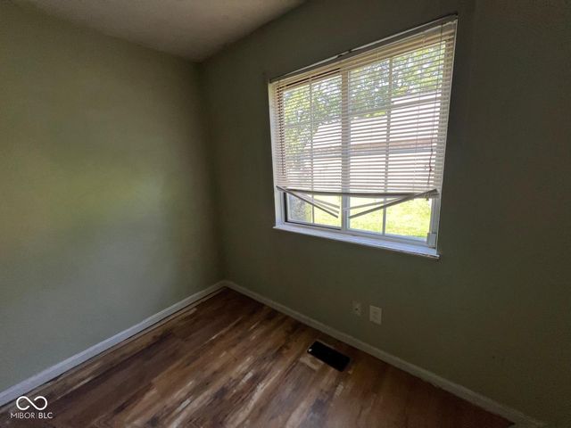 2208 Friendship Drive, Indianapolis, IN 46217