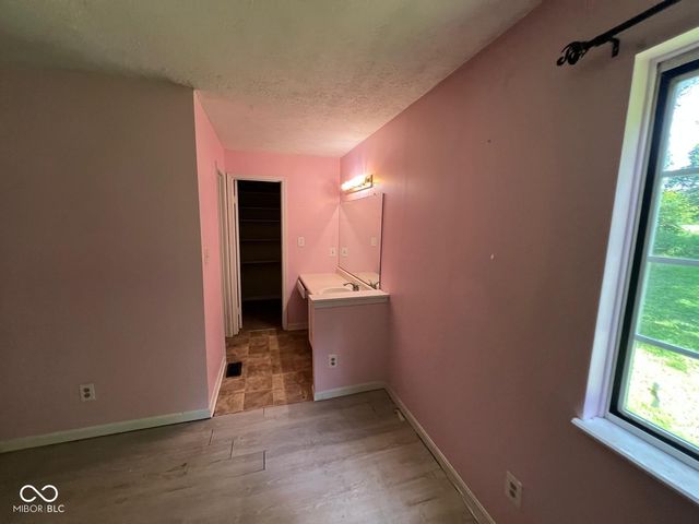 2208 Friendship Drive, Indianapolis, IN 46217