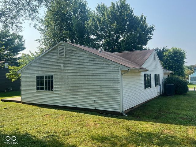 2208 Friendship Drive, Indianapolis, IN 46217