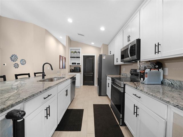 266 S LAKE AVENUE, Frostproof, FL 33843