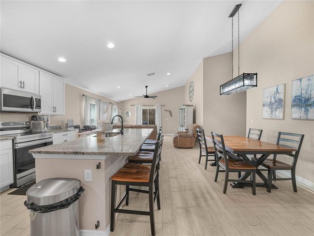 266 S LAKE AVENUE, Frostproof, FL 33843