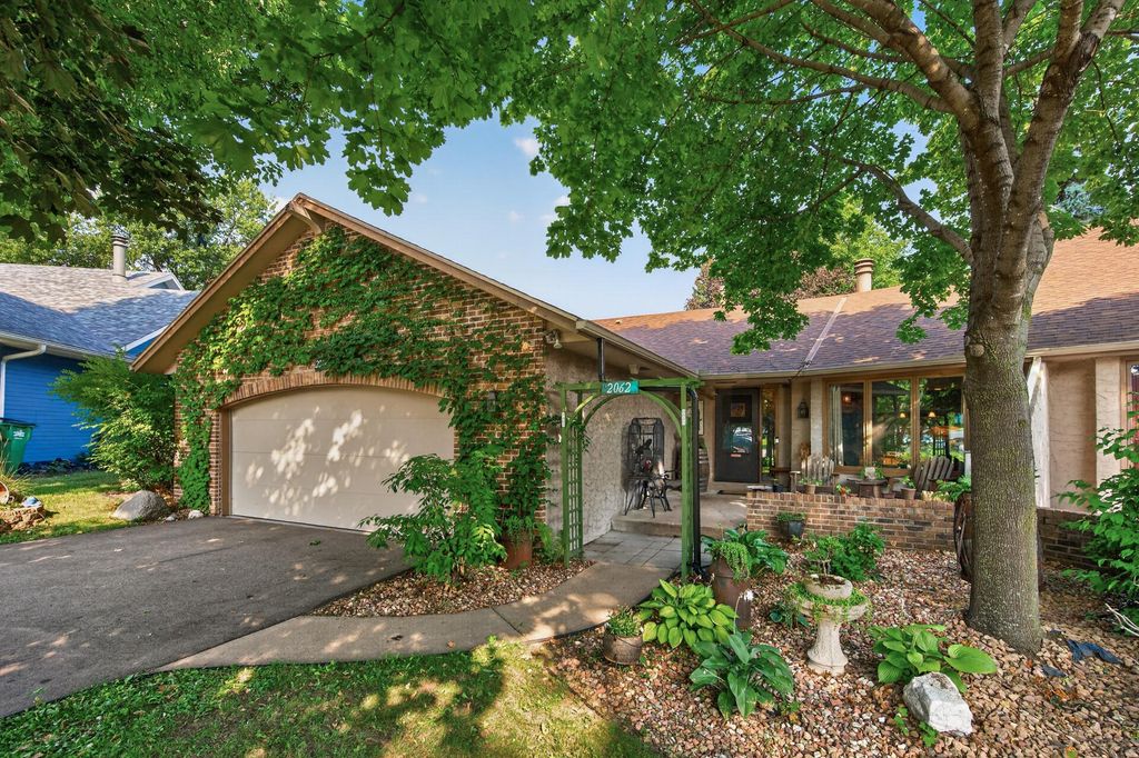 2062 28th Avenue NW, New Brighton, MN 55112 — photo 3