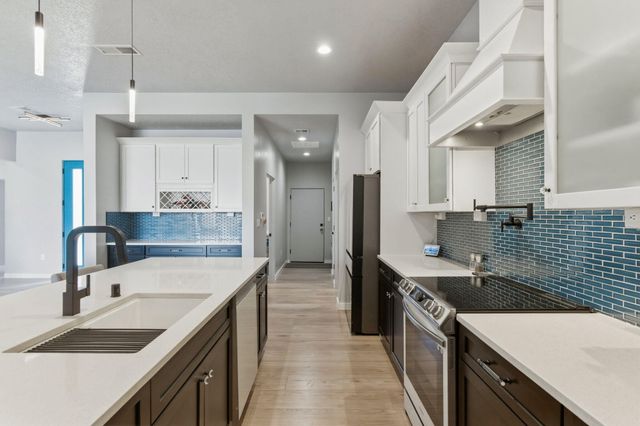2541 Chessman Drive NE, Rio Rancho, NM 87124