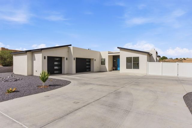 2541 Chessman Drive NE, Rio Rancho, NM 87124