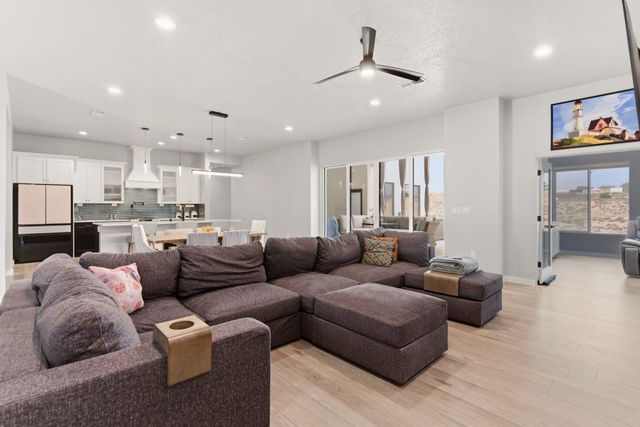 2541 Chessman Drive NE, Rio Rancho, NM 87124