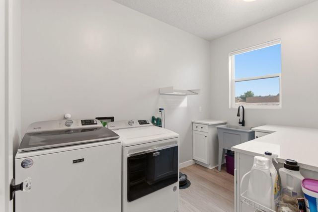 2541 Chessman Drive NE, Rio Rancho, NM 87124