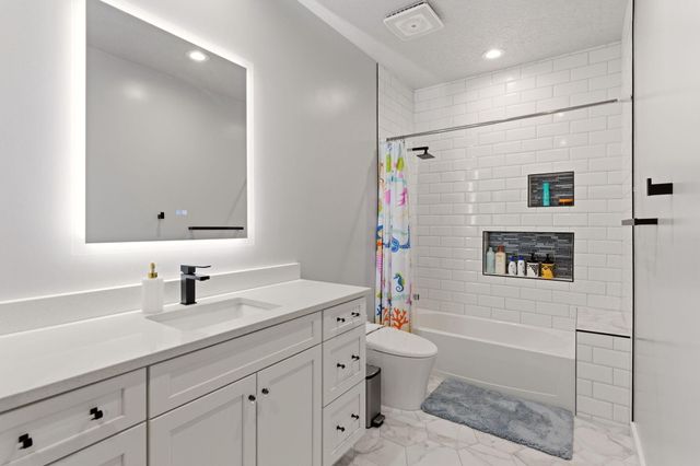 2541 Chessman Drive NE, Rio Rancho, NM 87124