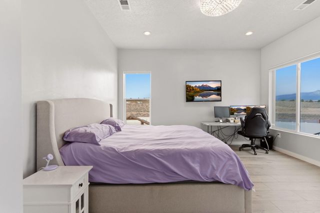 2541 Chessman Drive NE, Rio Rancho, NM 87124