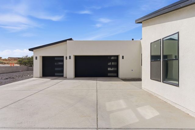 2541 Chessman Drive NE, Rio Rancho, NM 87124