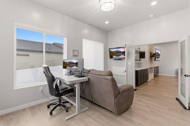2541 Chessman Drive NE, Rio Rancho, NM 87124