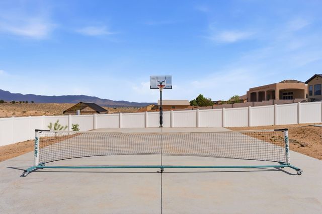 2541 Chessman Drive NE, Rio Rancho, NM 87124
