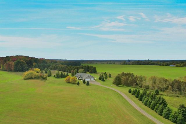 N9615 BADISH ROAD, Daggett, MI 49821