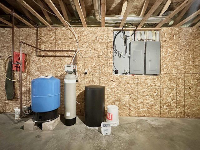 N9615 BADISH ROAD, Daggett, MI 49821