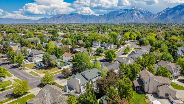 252 E CRANBERRY HILL DR, Draper, UT 84020