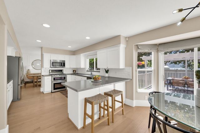 252 E CRANBERRY HILL DR, Draper, UT 84020