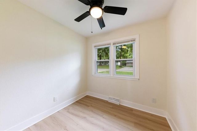 6903 E 114th Terrace, Kansas City, MO 64134