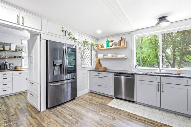 2690 Crompton Street NE, Canton, OH 44721