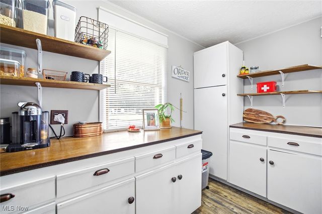 2690 Crompton Street NE, Canton, OH 44721