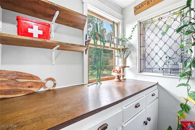 2690 Crompton Street NE, Canton, OH 44721