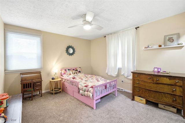 2690 Crompton Street NE, Canton, OH 44721