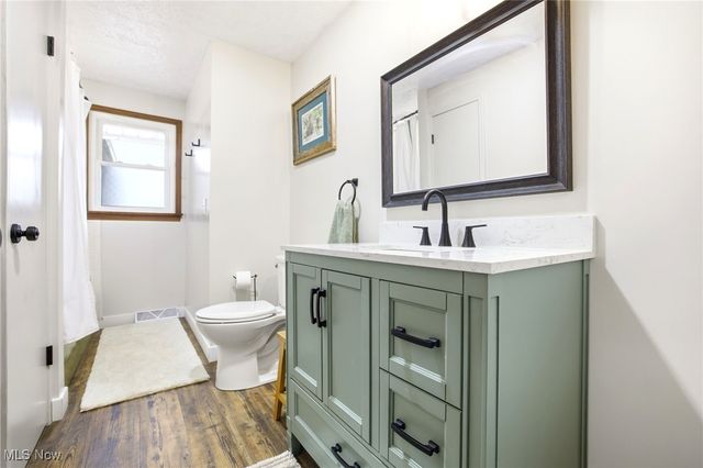 2690 Crompton Street NE, Canton, OH 44721